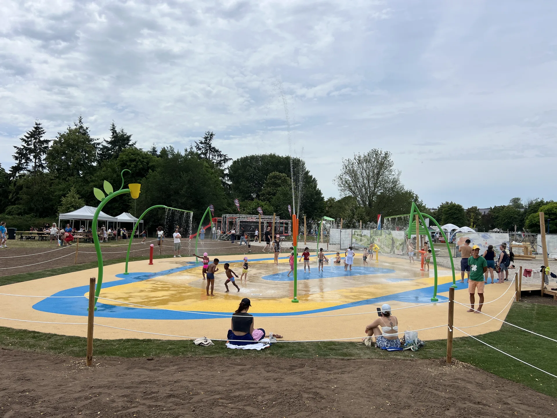 Splash pad pour parc de loisirs — réalisation Water Splash France